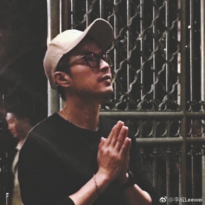 神隱台灣演藝圈10年!李威近況「捲入精舍命案」遭約談與藏鏡人關係曝光