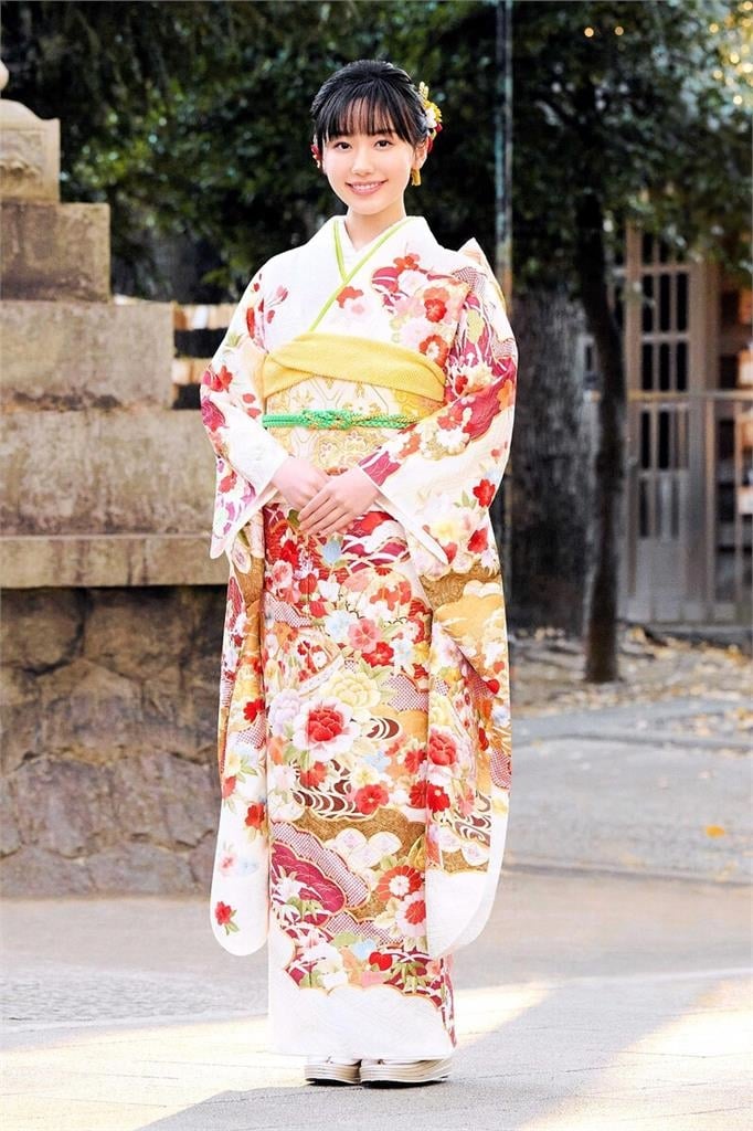 國民妹妹升級變媳婦!蘆田愛菜20歲「SSR神顏」狂吸520萬人朝聖