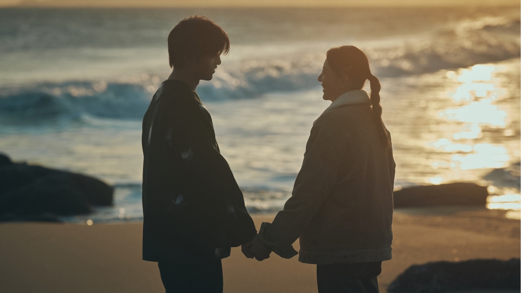 陳柏霖、郭雪芙海邊「甜蜜牽手」定情！大咖歌手情歌助陣惹哭她