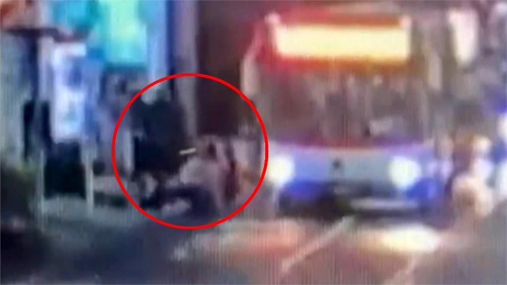 知名音樂人之子下公車遭撞飛！　陳國華：騎士竟肇逃　呼籲「快自首」