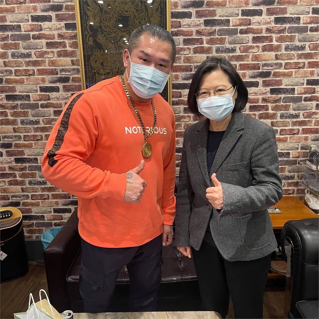 館長再度「變色龍」！怒轟國民黨這1人「傷害友軍」：乾脆加入民進黨