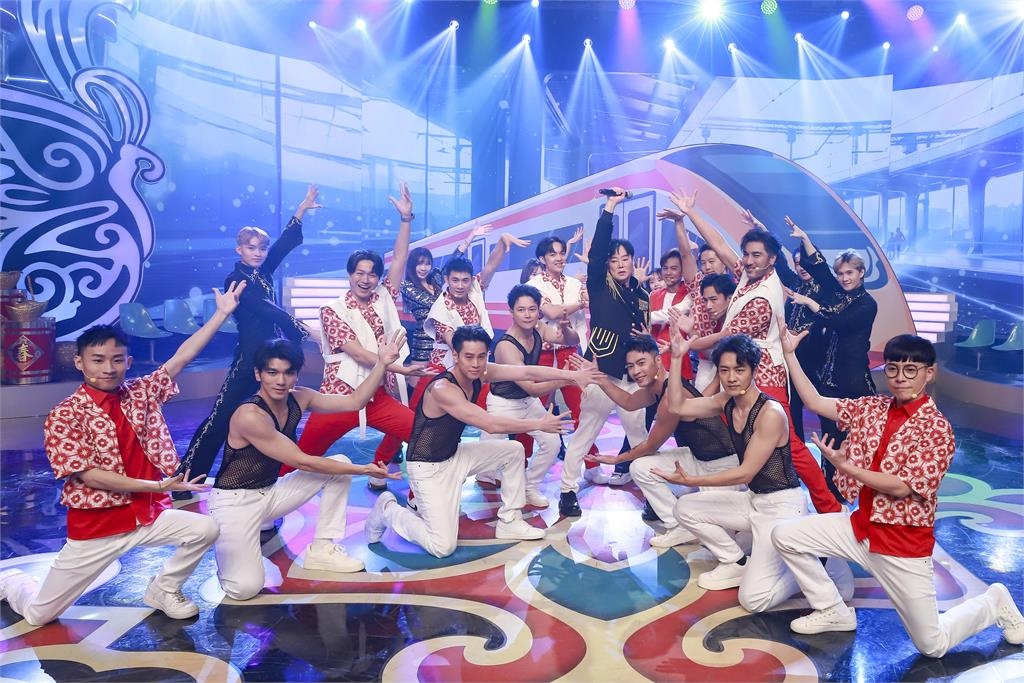 《民視第一發發發》阿翔挑戰德國巨輪人體360度旋轉!直立式倒栽蔥摔地面空白46秒