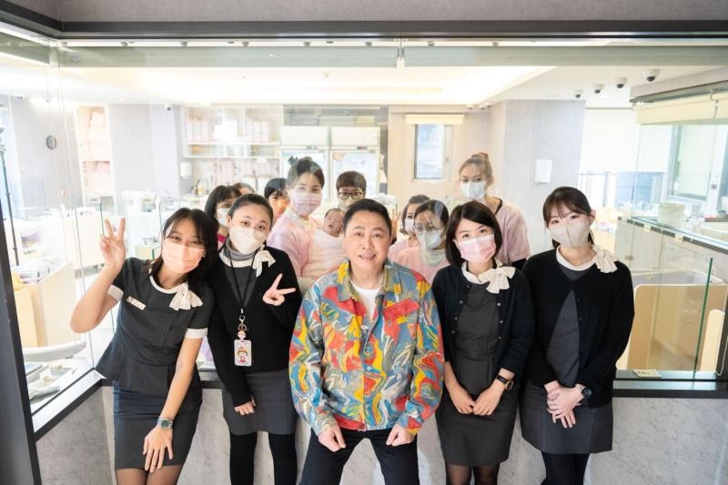 趙正平很感謝環球敦品產後護理之家，對一家三口的照顧。