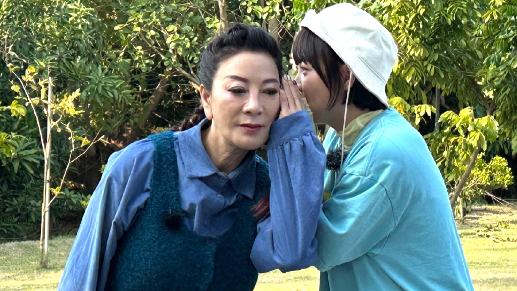 成群蜜蜂爬手險被叮！楊繡惠被要求「做一事」當場變臉