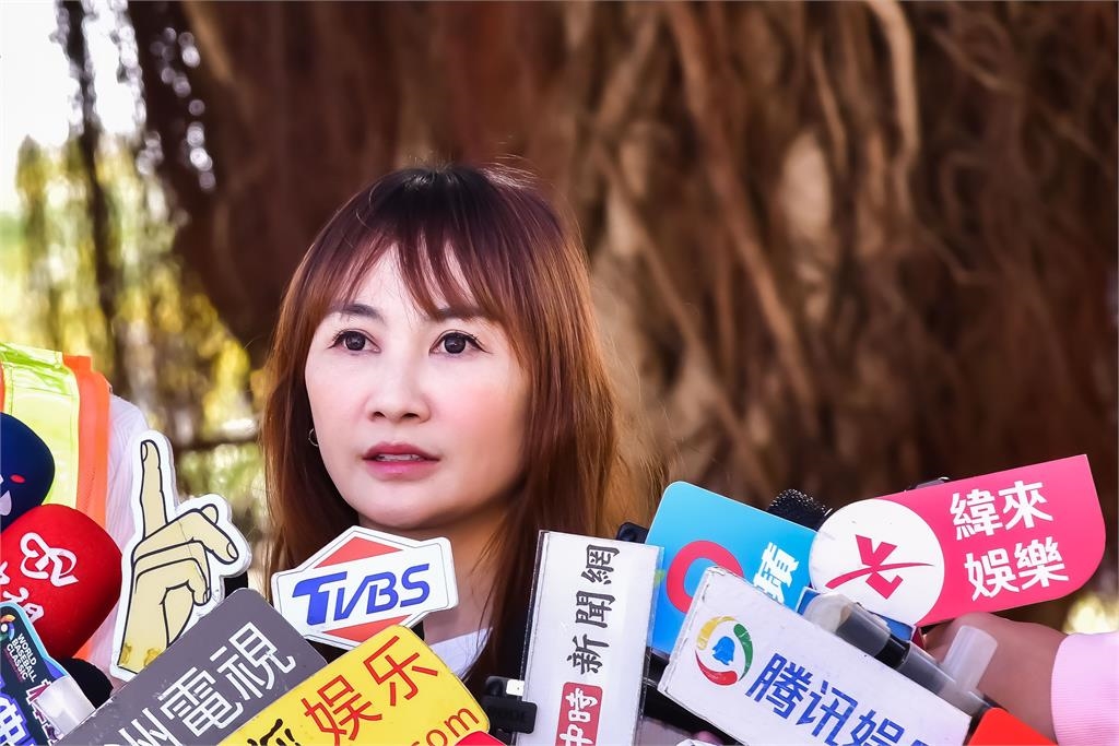 財富女王王宥忻酒駕被上銬驚魂18小時!首露面吐懺悔駕照、保時捷牌照皆被吊