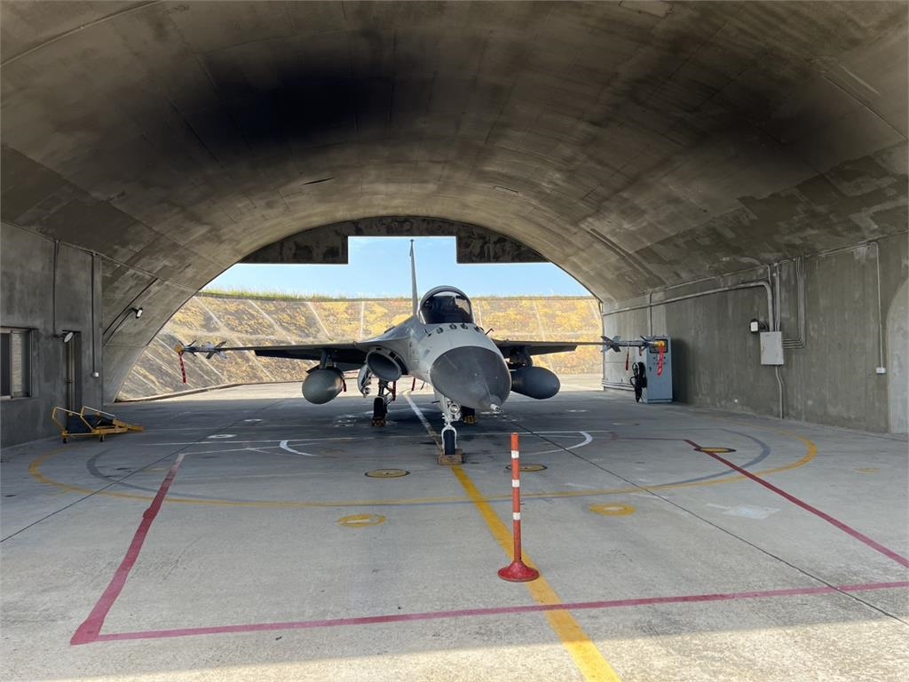 清泉崗基地士官長遭捲入IDF身亡！他疑惑「進氣口這麼大？」退役空軍解惑了