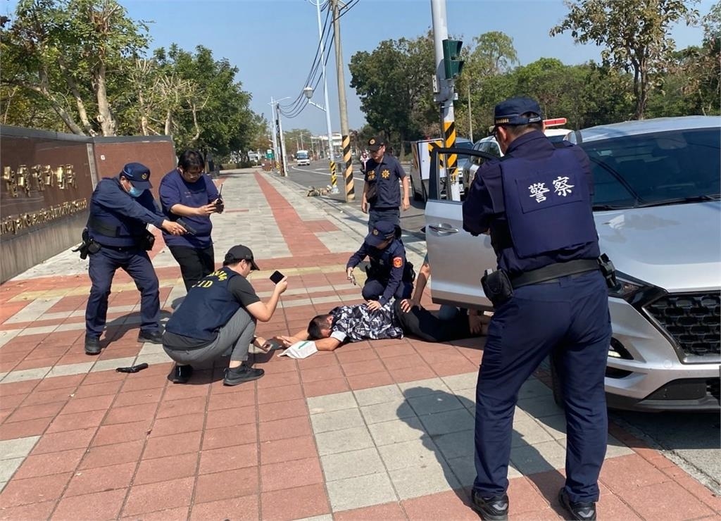 快新聞／春節存提大筆現金免擔心！　內政部：可免費申請「警察護鈔服務」