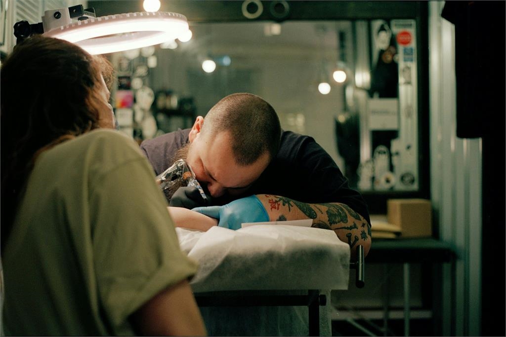 刺青恐致癌？哈佛研究揭「罹癌率飆21%」每5個就1人中鏢　發病時間曝光