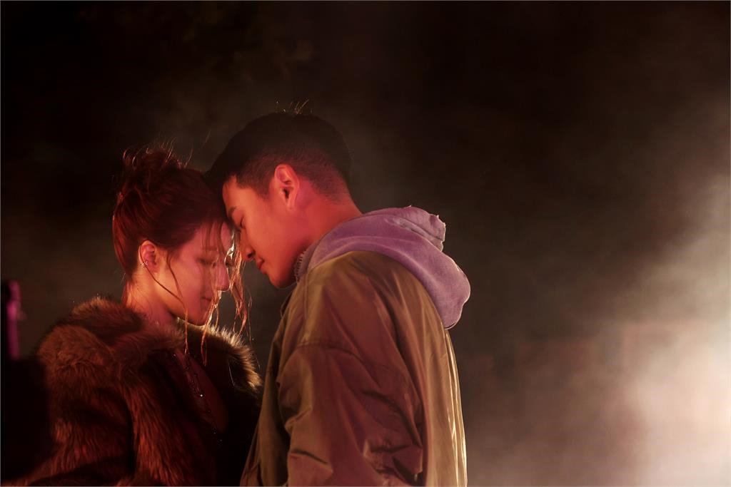 舒華驚吐為二寶爸破天荒做「1舉動」!周興哲擁入懷認有Feel全網暴動