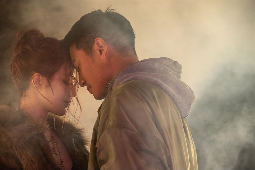 舒華驚吐為二寶爸破天荒做「1舉動」!周興哲擁入懷認有Feel全網暴動