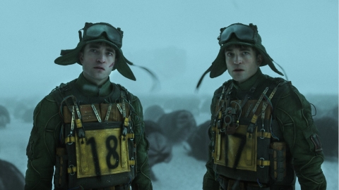 《寄生上流》奉俊昊睽違6年新作 羅伯派汀森化身最倒楣《米奇17號》