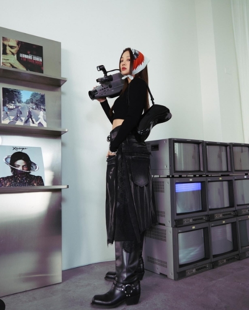 鬼鬼未婚升格人母!產後首亮肚皮驚見「結實馬甲線」羞認「這裡」變大了