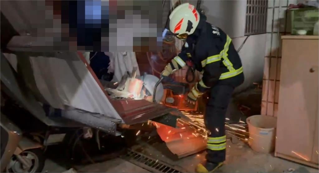 快新聞／不敵多次地震！嘉義水上民宅女兒牆倒塌　1民眾平安脫困