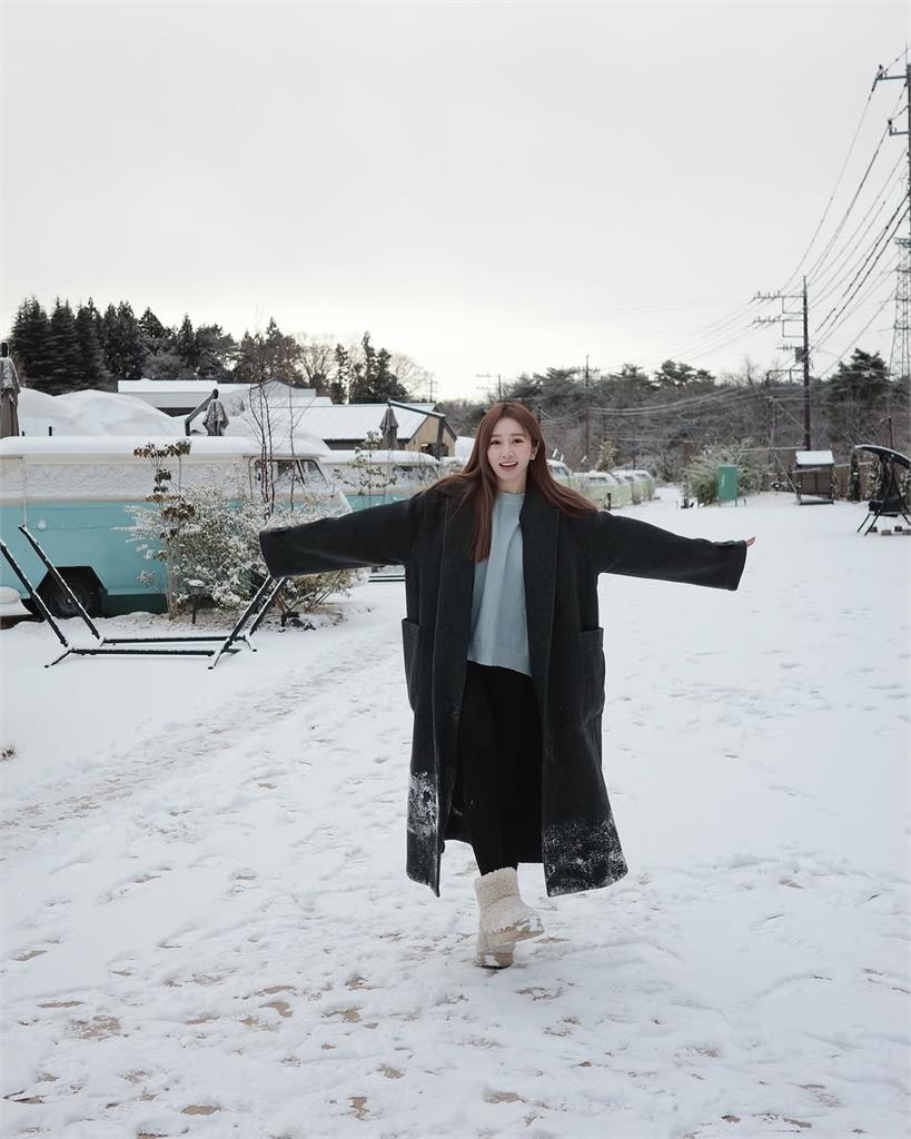 Toyz吃牢飯被篠崎泫送綠帽?疑冒「男伴陪玩雪」畫面遭網狂問她怒反擊