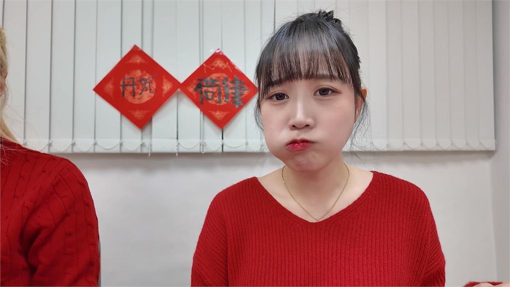 邊荷律、李丹妃拜年初體驗　「特別版三振舞」香爆