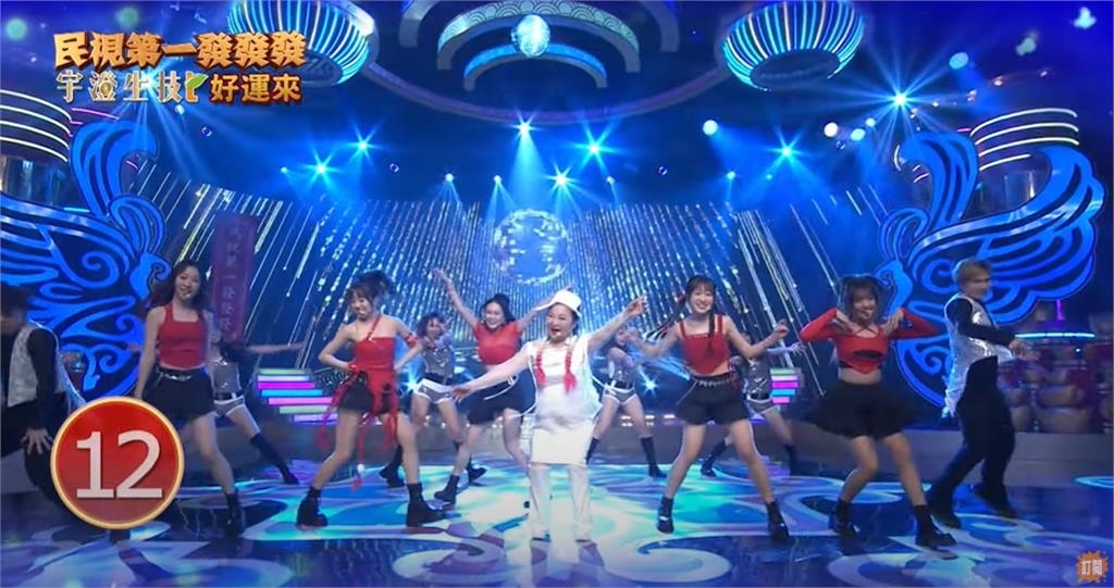 白冰冰《民視發發發》挑戰16蹲大成功！網一看全傻了：69歲居然跳得動