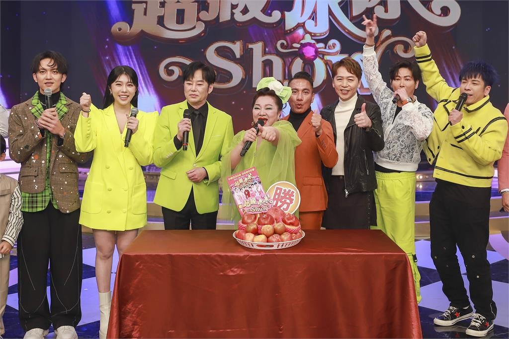 《超級冰冰Show》開工錄影收紅蘋果象徵收視奪冠!新單元小朋友歌唱賽祝福大小平安