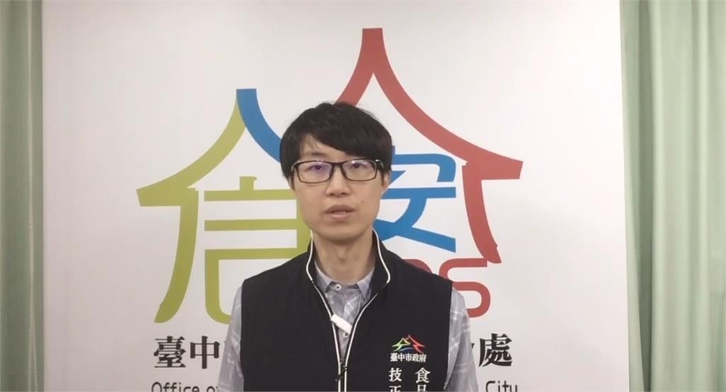 連鎖火鍋品牌大出包!火鍋湯飄浮大量蟲蟲 店家:青江菜蚜蟲