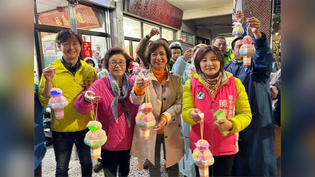 「痛車」也來了！台中元宵活動冒雨登場　何欣純：像搭時光機重返童年