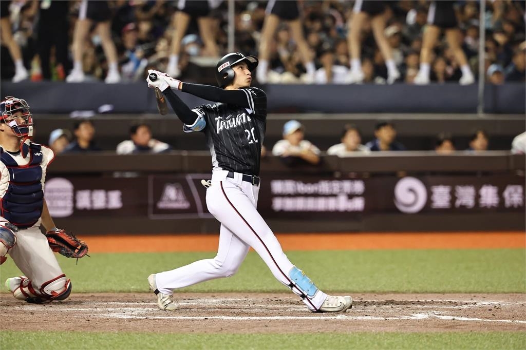 經典賽/20歲小將林佳緯轟出滿貫全壘打!台灣隊7比3再勝樂天巨人