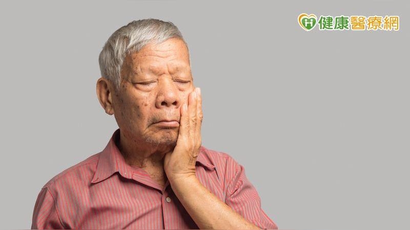 八旬老師無菸酒檳榔史竟罹舌癌　組織重建保留口語功能重執教鞭