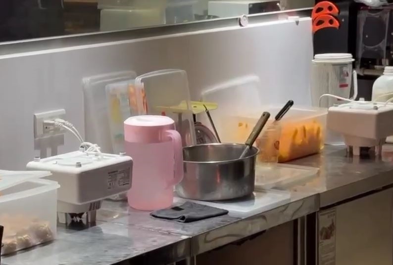 日春「不只賣發霉木瓜」3惡行曝!員工抖執行長「逼加班不給錢」薪水全公開