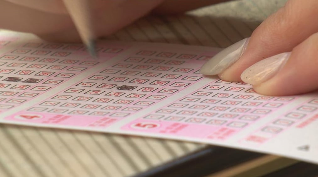 威力彩連32槓⋯頭獎飆16.5億！命理師揭有「5徵兆」快下注：要發財了