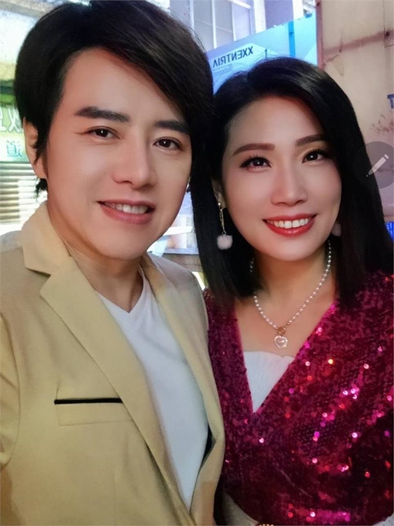 奪「江蕙盃」冠軍女歌手為愛神隱親揭離婚育2子!意外曝光二姊盛世美顏