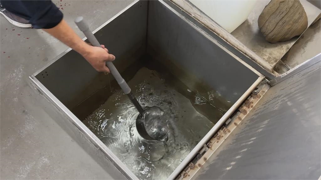 高雄土地公廟下方湧泉水! 廟方:歡迎民眾取水