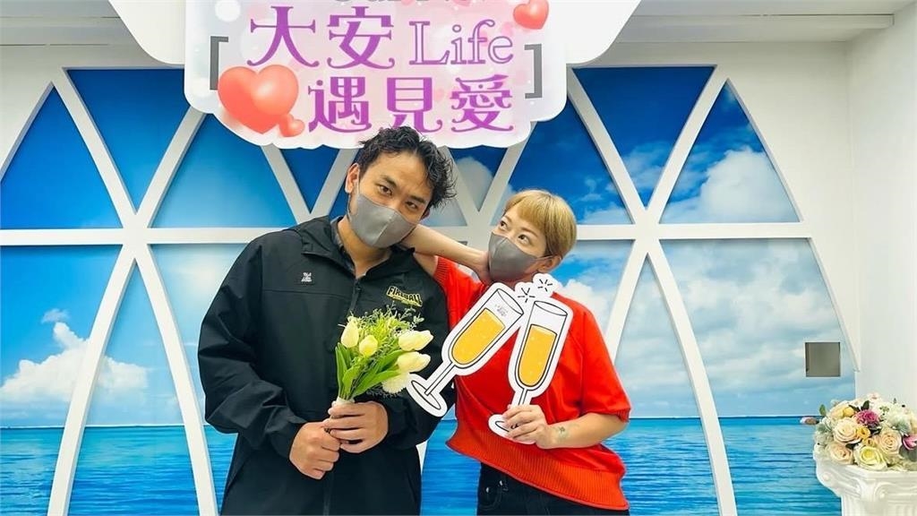 楊大正情斷8年妻曝「離婚後繼續一起生活」　山東深夜轉發3字回應