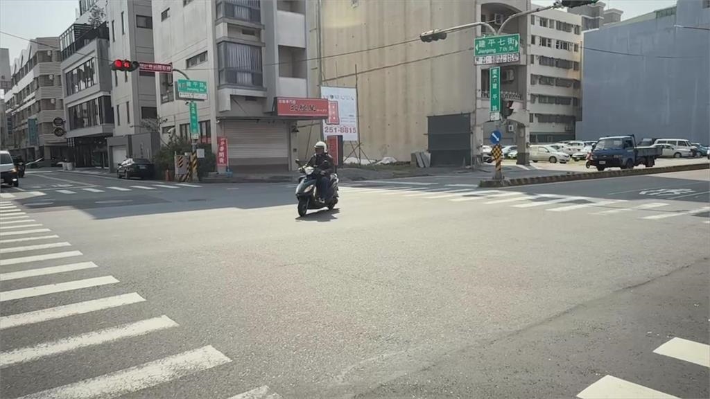 台南機車族注意！　「取消兩段式左轉」下半年有望全市解放