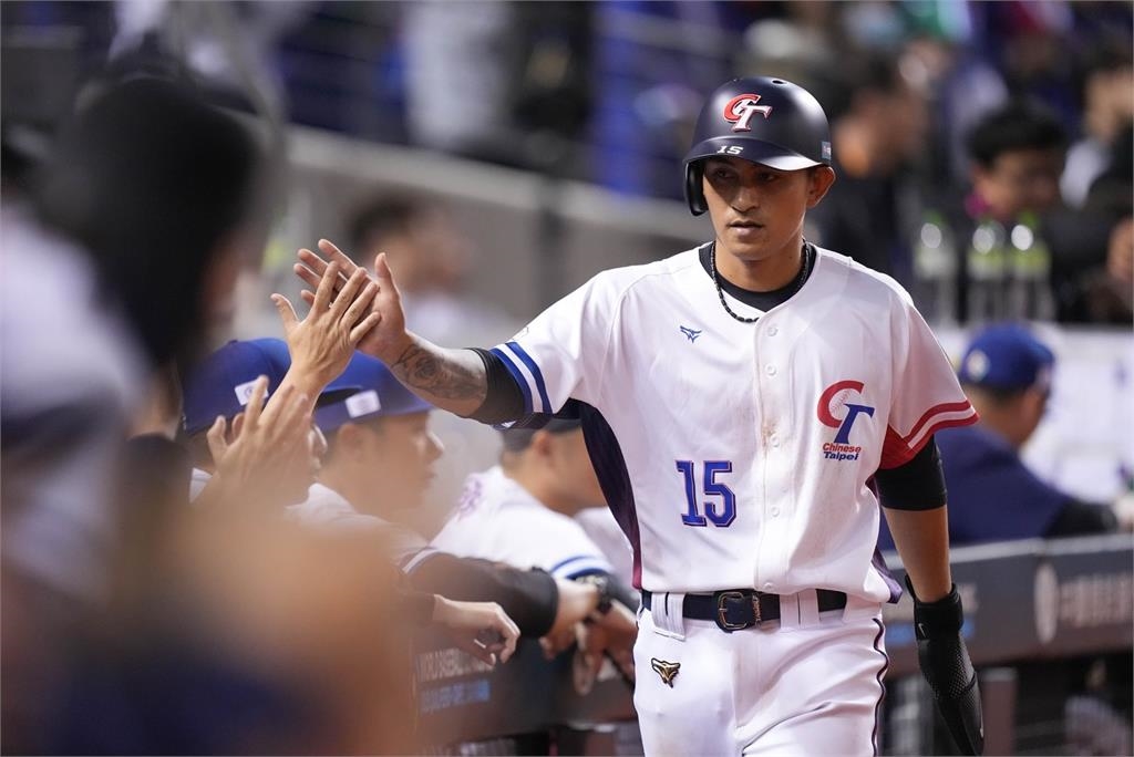 經典賽/林子偉滿壘「轟界外全壘打」逼瘋西班牙!下秒投手「超抖保送」網笑:嚇尿