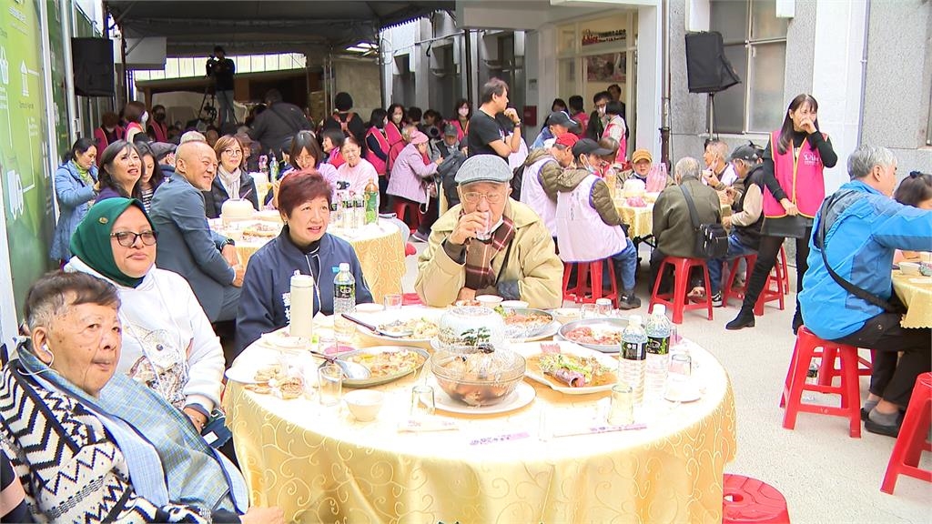 凌峰二度中風首現身開唱 喊「精神變胖」展現活力