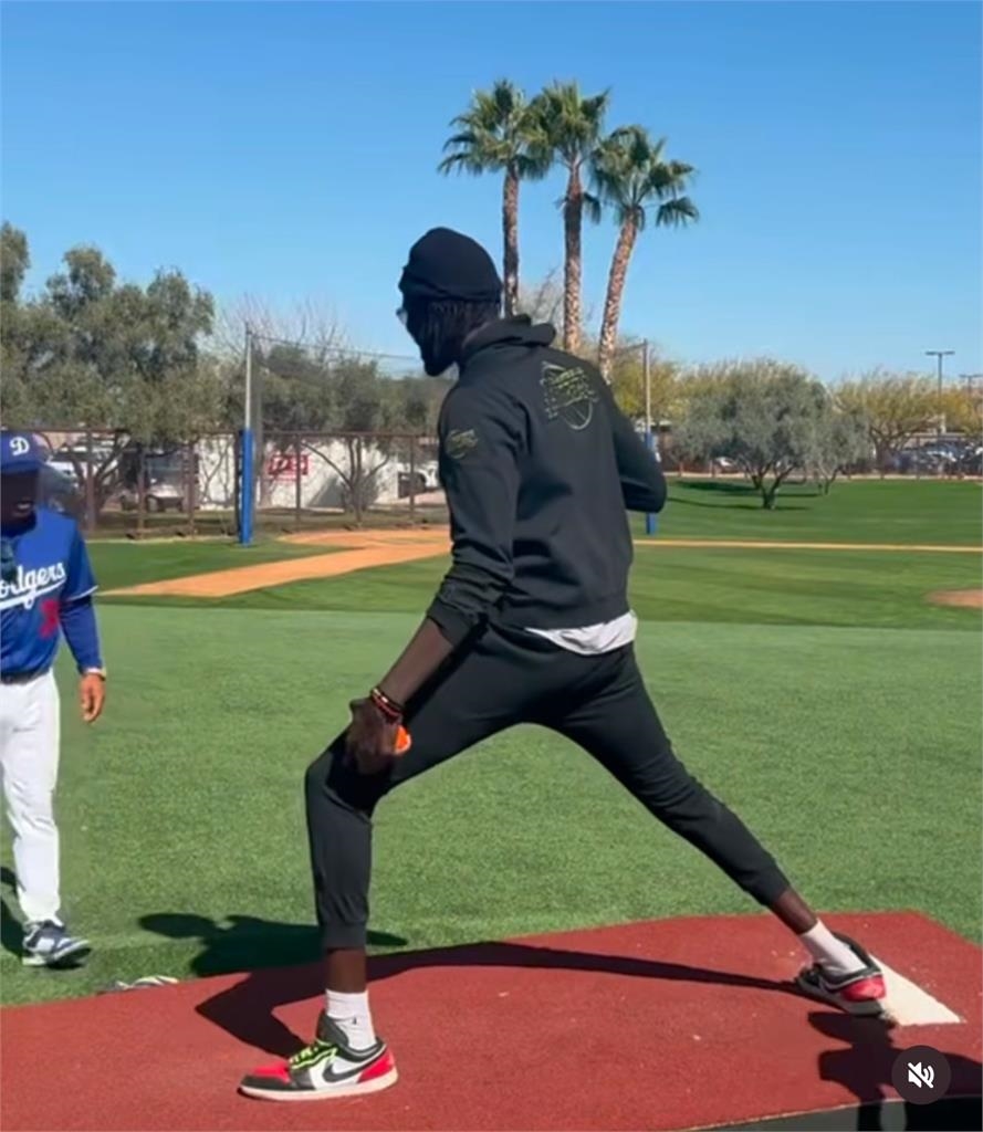 MLB/比大谷翔平高出不只一個頭!道奇春訓營來了位229公分投手