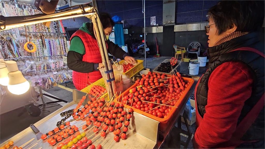 基隆夜市必吃糖葫蘆　退役憲兵中校傳承父親好手藝