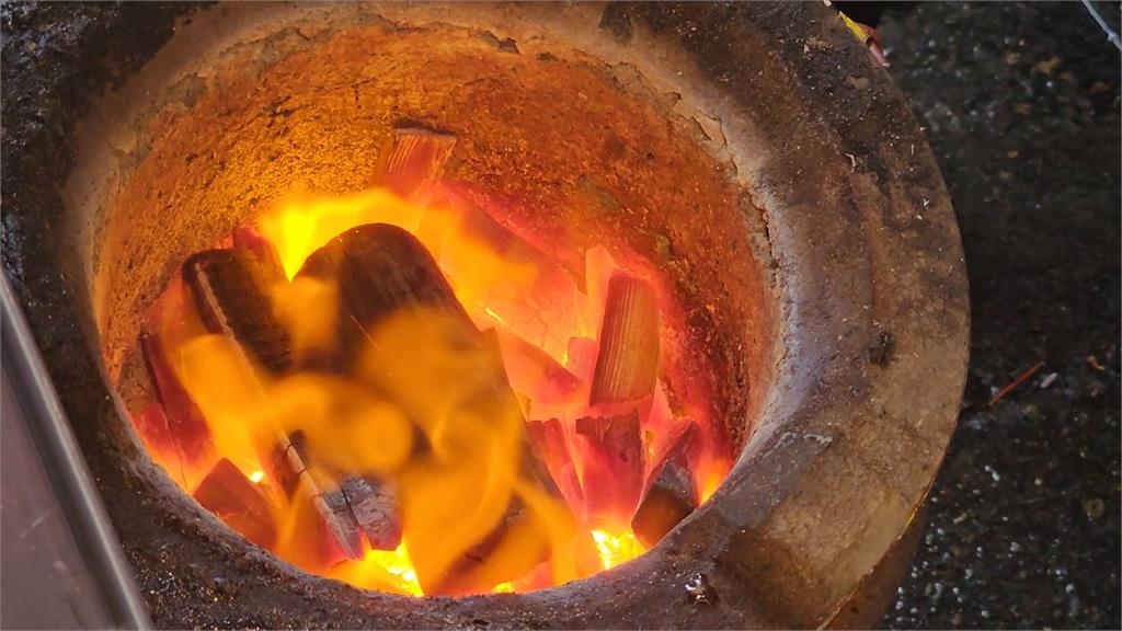 基隆夜市必吃糖葫蘆 退役憲兵中校傳承父親好手藝