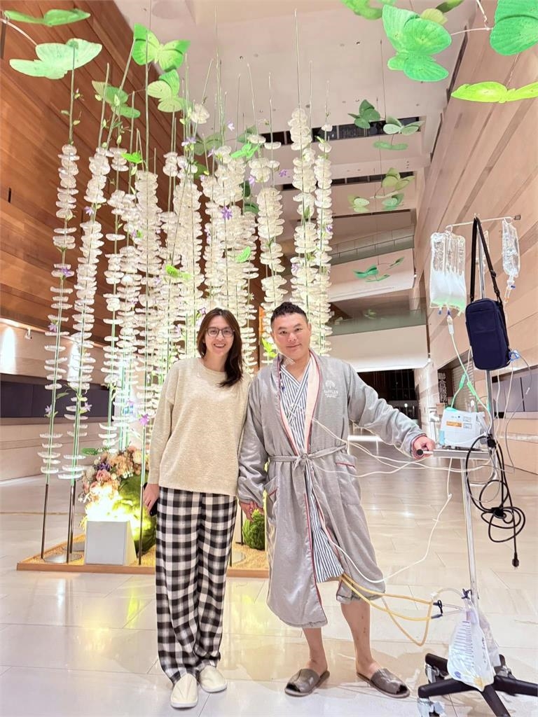 超哥爆罹「大腸癌緊急開刀」切4公分息肉!「暴瘦10公斤」憔悴認不出網心疼