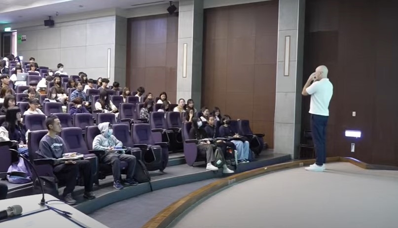 吳鳳老師好!赴母校師範大學任教 開設 「這堂課」選修爆滿