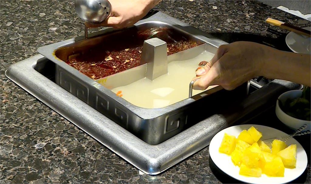 聚餐吃火鍋結帳時新同事「精算每人吃的量」！全場傻眼：一塊肉也計較？