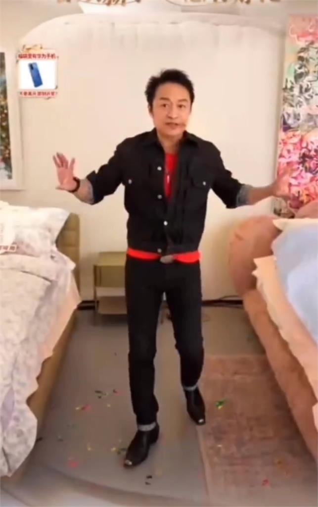 63歲「咆嘯帝」轉行直播帶貨!馬景濤「賣寢具」畫面曝…網狂讚:好寵粉