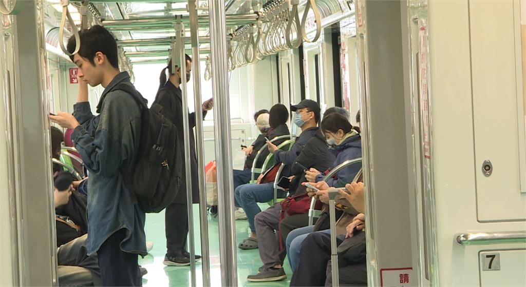 博愛座爭議再一樁! 男子搭中捷要求讓座還嗆女乘客「白讀書」