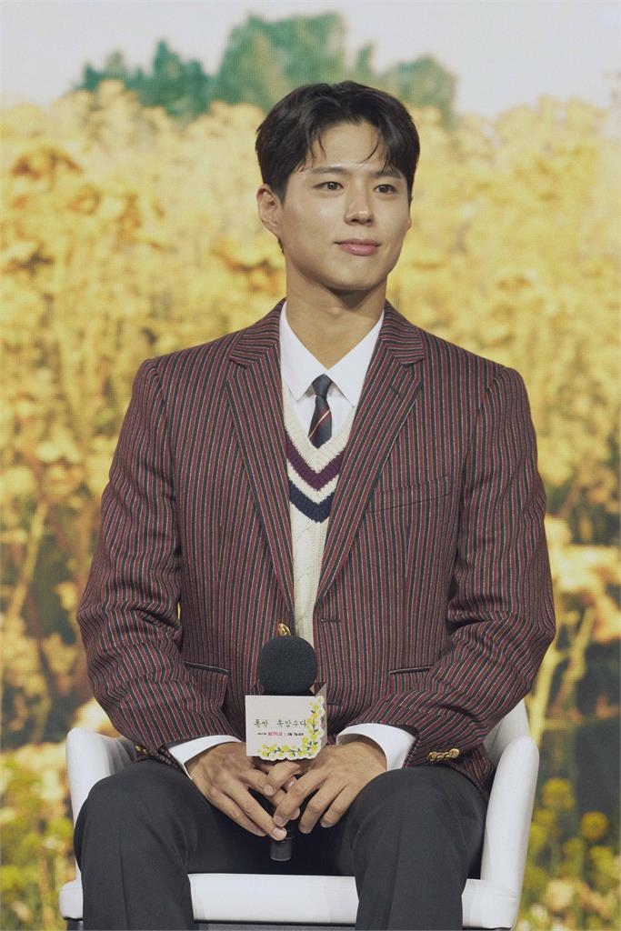 零負評女神IU無預警公開好消息！自揭和他真實相處狀況：很依賴朴寶劍 