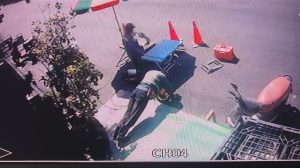 職場出錯被上司「軍訓」? 男被上司踹桌還要求伏地挺身、罰站