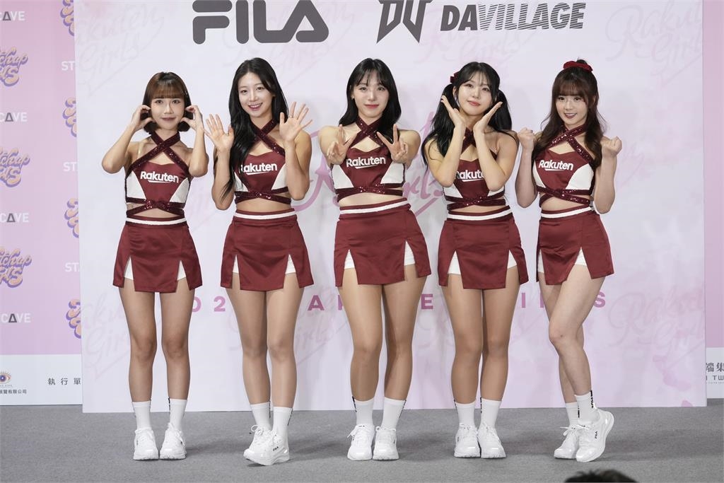 樂天女孩韓援三本柱合體現身引騷動！河智媛、廉世彬、禹洙漢活潑逗樂粉絲