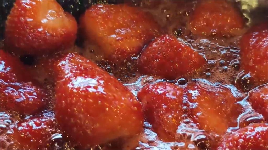 不只雲海還出現「雲瀑」　中海拔薑麻園季節限定