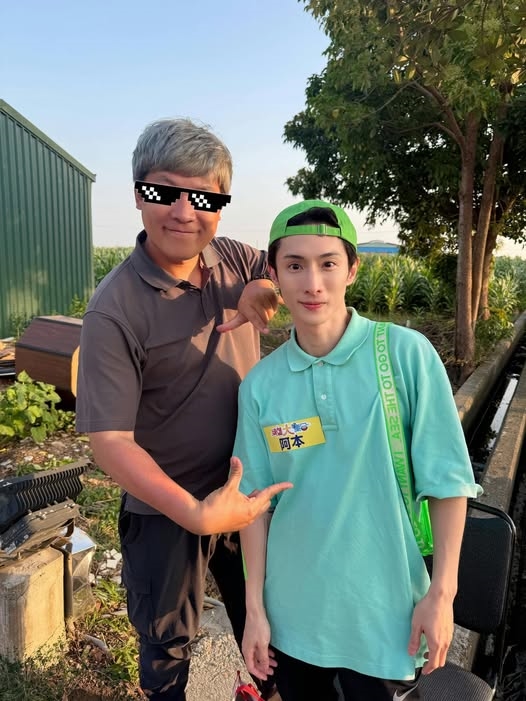 42歲阿本逆齡現象曝光 25年前「高中校園畢業照」流出