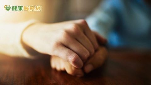 憂鬱症吃藥沒效？　「1創新治療」無痛無副作用、有效改善情緒