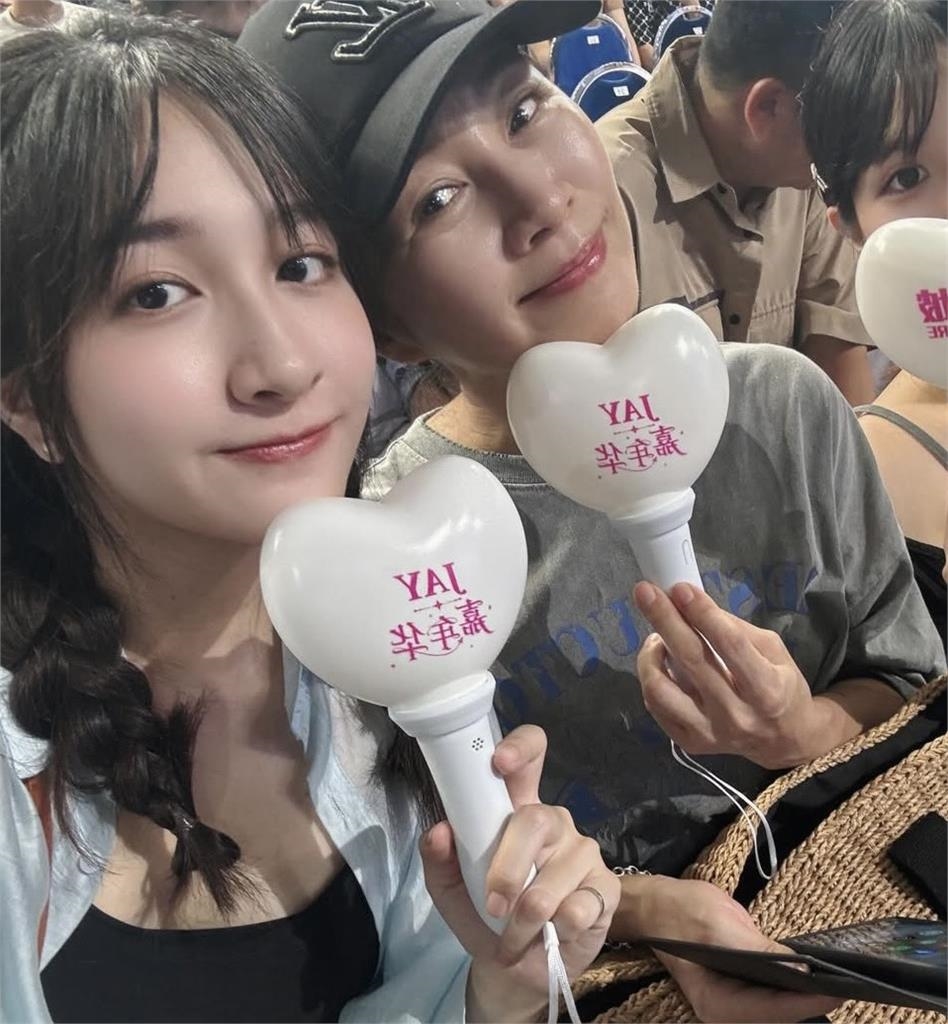 江蕙復出演唱會閨密被點名驚吐「1反應」!方文琳罹食道癌親揭最新病況