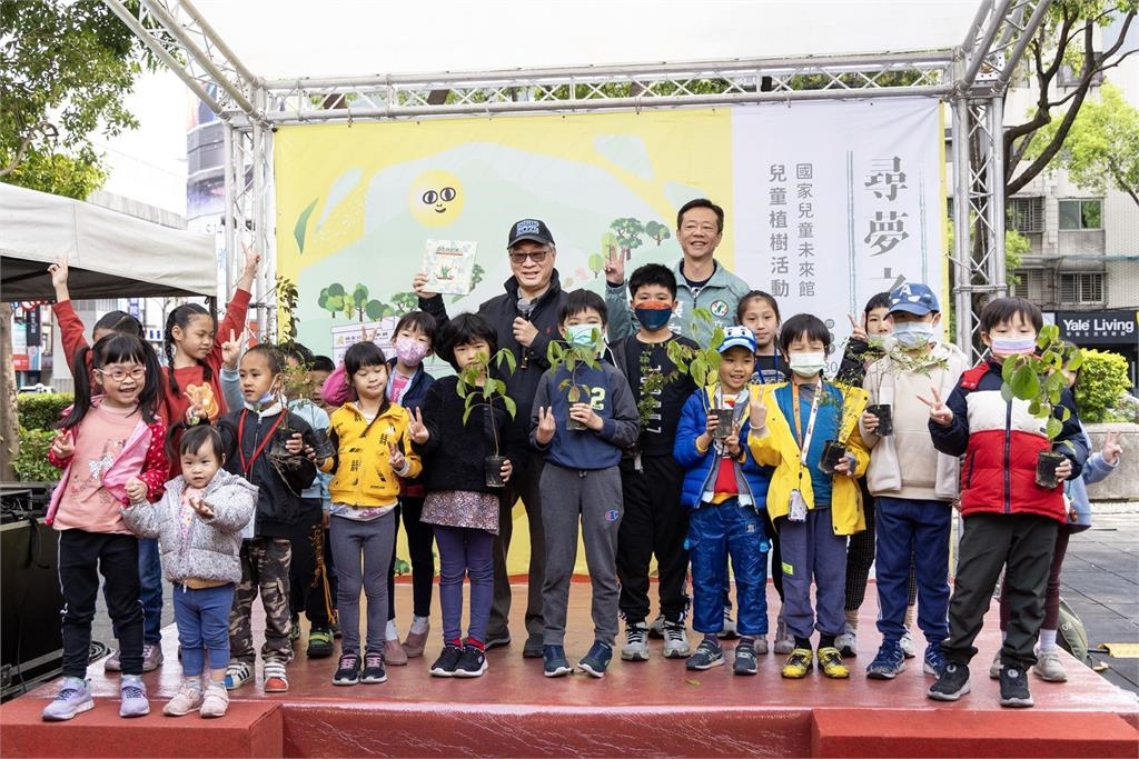 快新聞／與孩子攜手植台灣原生種　李遠化身小野爺爺：一起種下完成國家兒童未來館願望
