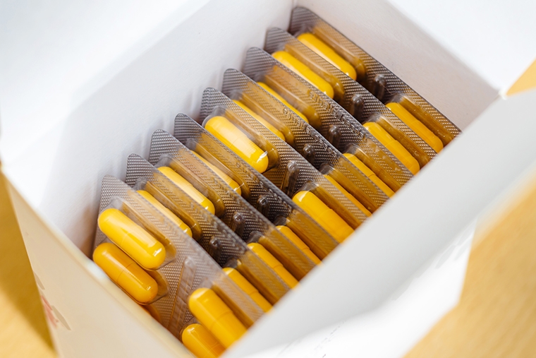 保健食品開封後乾燥劑、棉花該留還是丟? 藥師來解答